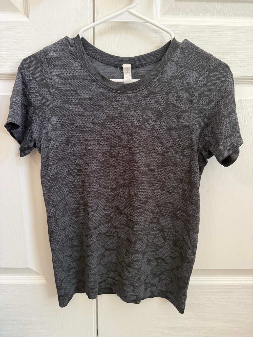 Lululemon Breeze By Short Sleeve Top